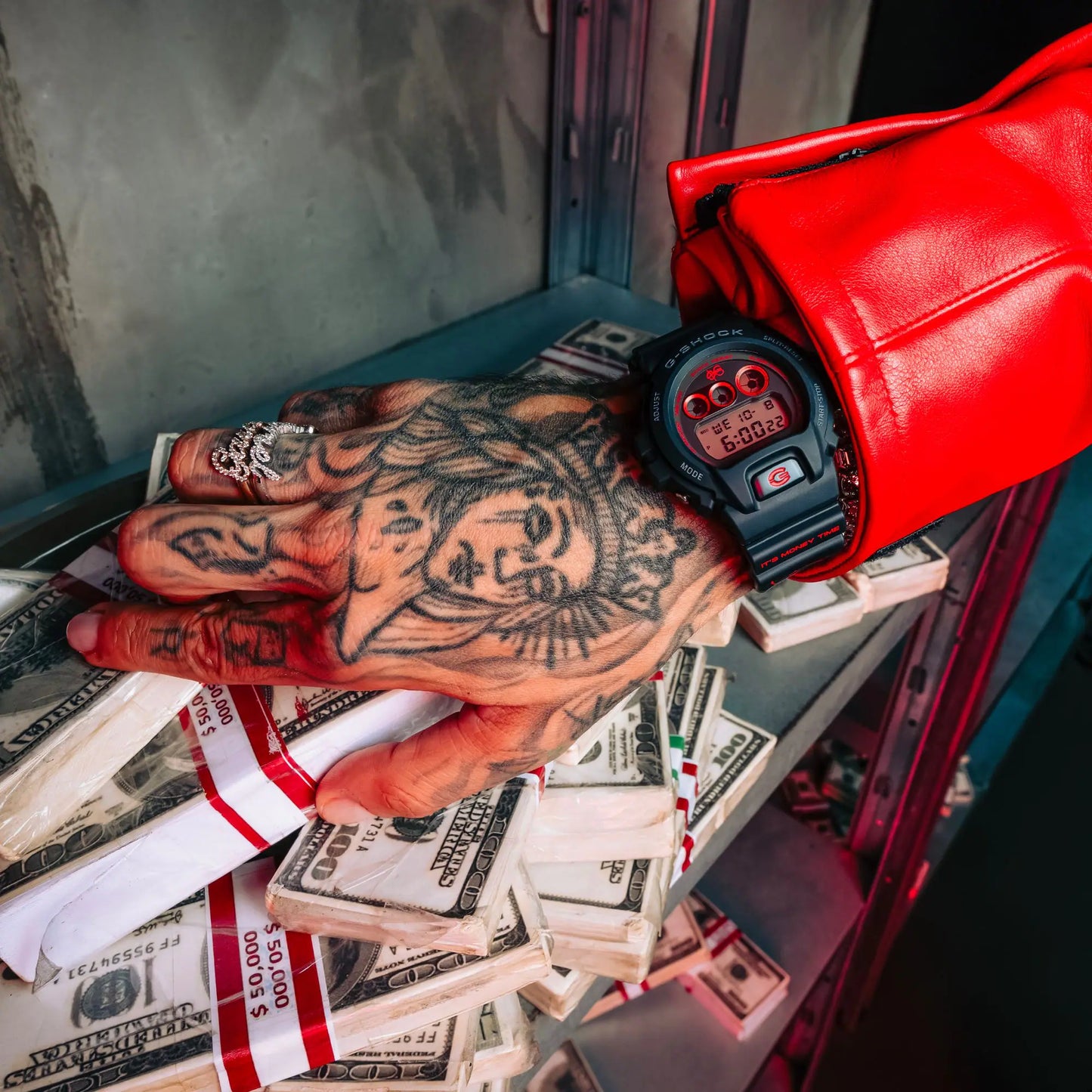 G-SHOCK x Sfera Ebbasta DW-6900SFE25-1ER